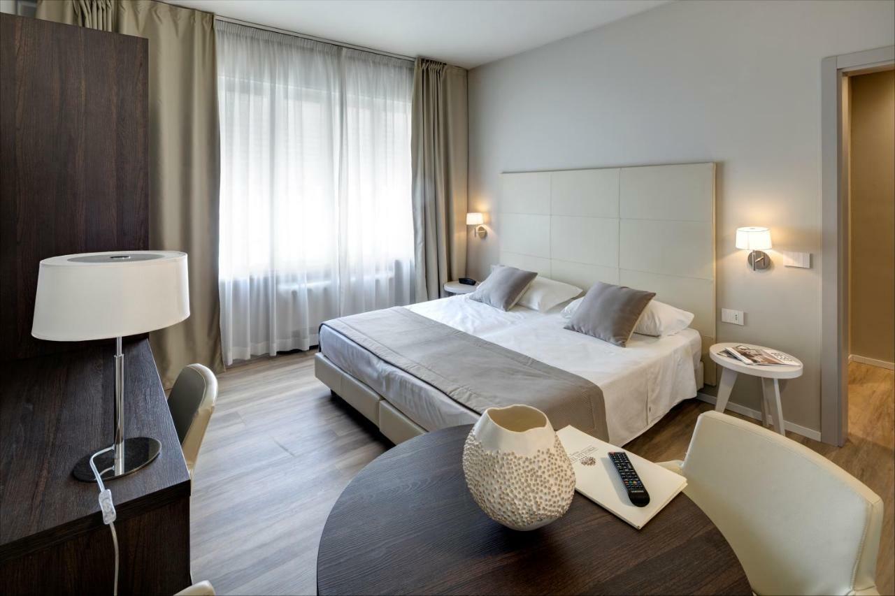 Hotel Vittoria Фаенца Екстериор снимка